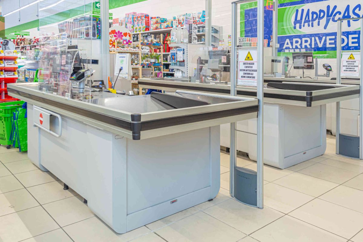 Intrac QUADRA checkout counters — photo 2