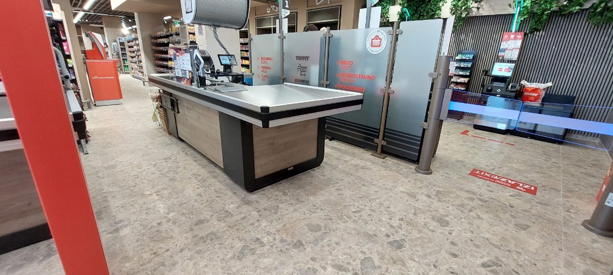 Intrac QUADRA checkout counters — photo 3