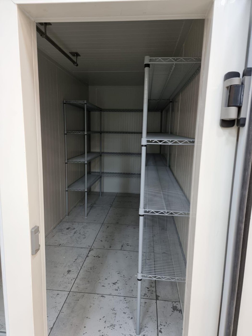 Coldroom interior with storage shelving – DLG Shopfitting